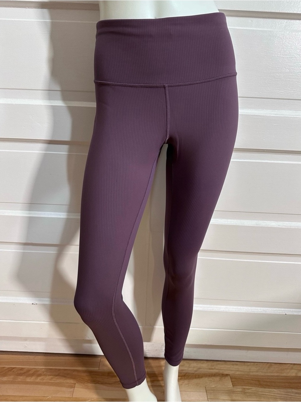 Lululemon Wunder Train High-Rise Ribbed Tights 28" Size 8 Grape Thistle $128